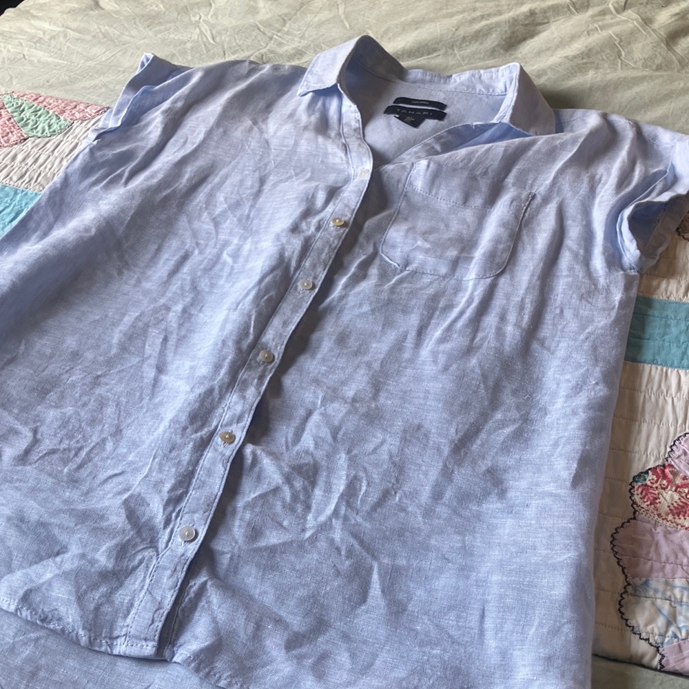 Tahari Light Blue Short-Sleeve Button-Down Linen Shirt